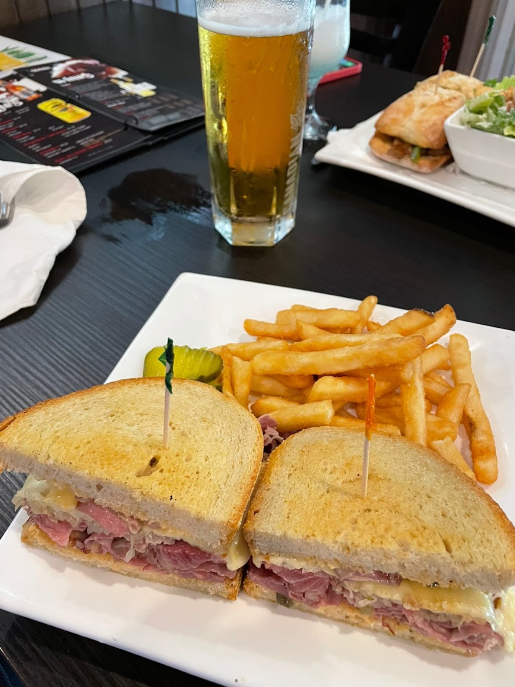 The County Heaven Pub | 426 King St E, Cobourg, ON K9A 1M3, Canada | Phone: (289) 252-1611