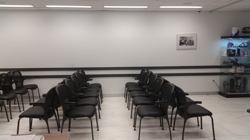 Mississauga Physiotherapy and Orthopedic Center | 33 City Centre Dr Suite 420, Mississauga, ON L5B 2N5, Canada | Phone: (289) 724-2007