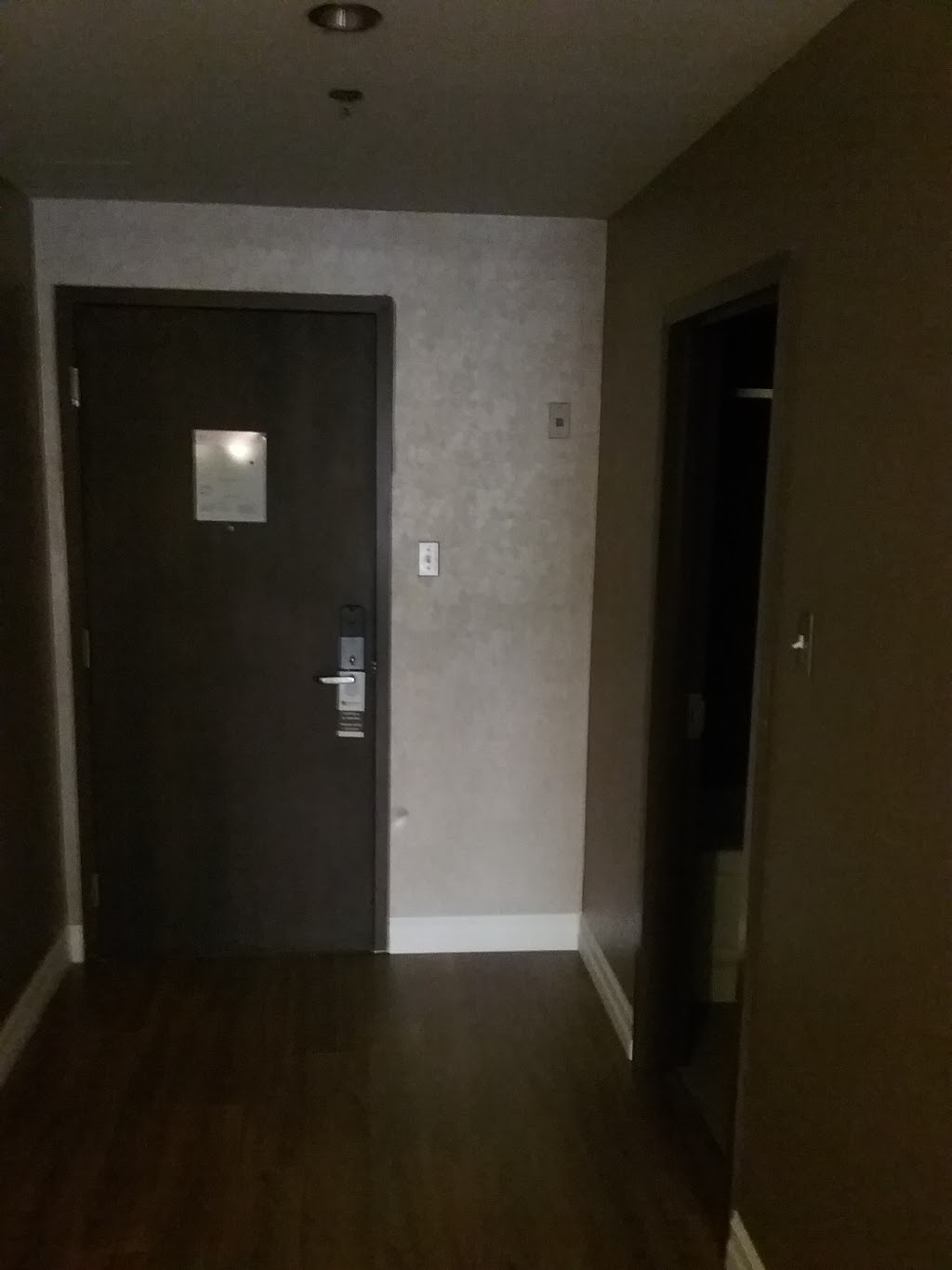 Hôtel Ambassadeur Québec | 3401 Boulevard Sainte-Anne, Québec, QC G1E 3L4, Canada | Phone: (800) 363-4619
