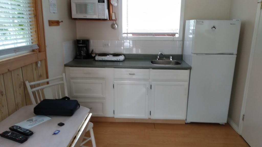 Barefoot Villas | 31 Kingsley Rd, Christina Lake, BC V0H 1E2, Canada | Phone: (250) 447-9385