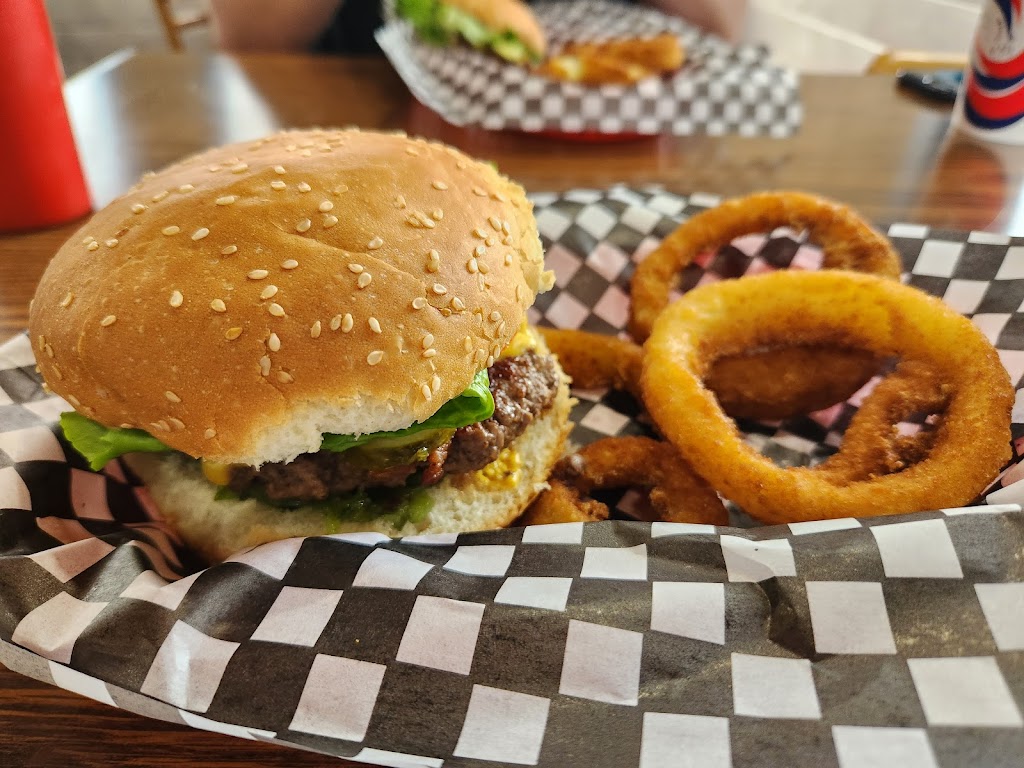 Summer Shack Drive Inn Restaurant | Third Ave, Carberry, MB R0K 0H0, Canada | Phone: (204) 834-2909