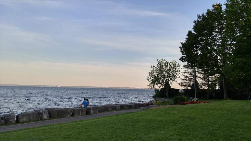 Sioux Lookout Park | 3200 Lakeshore Rd, Burlington, ON L7N 1A4, Canada | Phone: (905) 335-7736