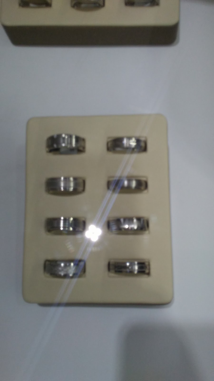 Connies Diamonds Jewellery Custom Designs Ltd | 1851 Sirocco Dr SW #319, Calgary, AB T3H 2Y3, Canada | Phone: (403) 249-0508