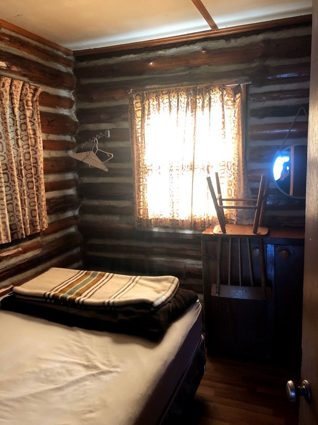 Balsam Lake Villa Cottages | 56 Olivers Ln, Fenelon Falls, ON K0M 1N0, Canada | Phone: (705) 887-5461