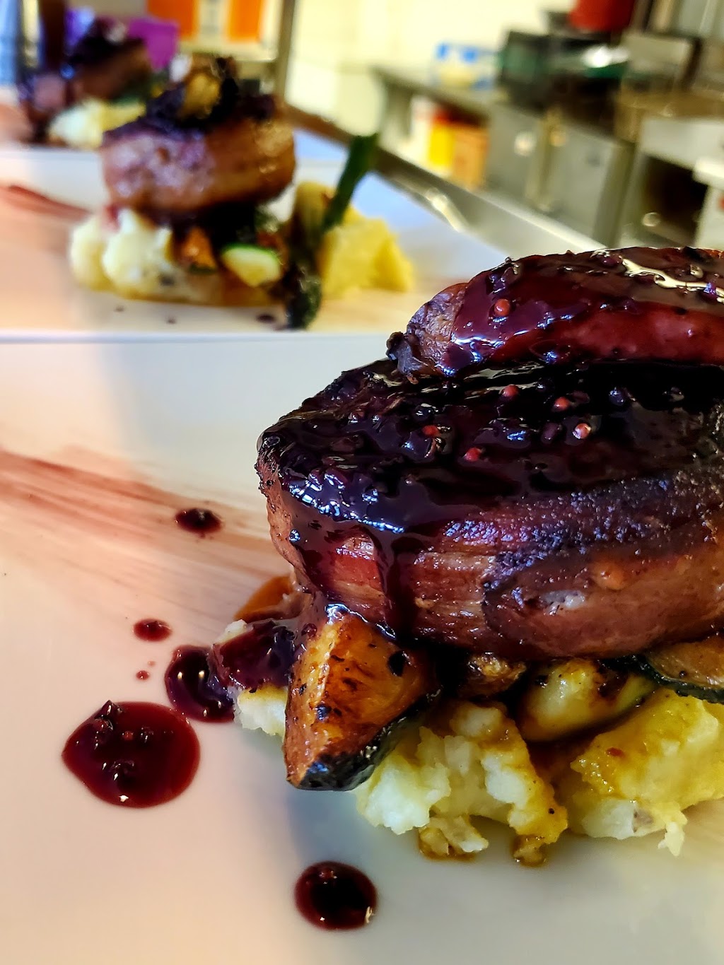La Ferronnerie | 1001 Rue Berlier, Laval, QC H7L 3Z1, Canada | Phone: (450) 662-0008