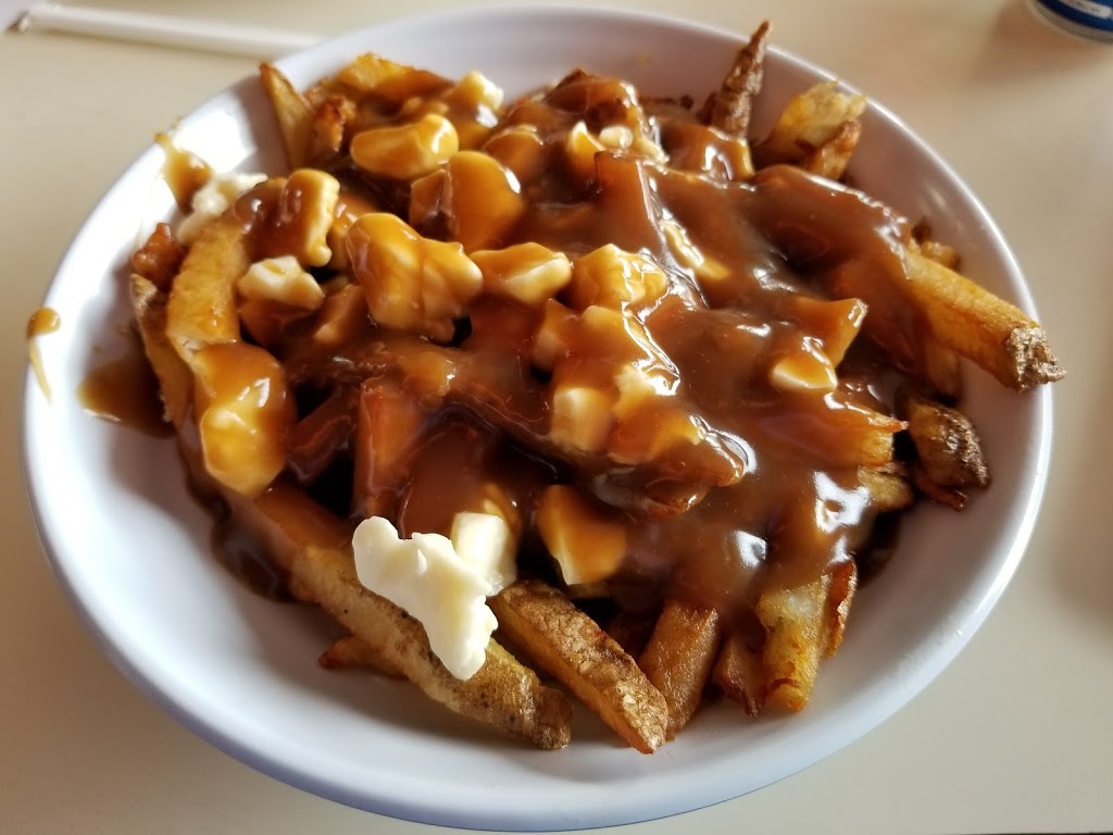 Georges Le Roi Du Sous-Marin LONGUEUIL INC. | 1820 Boulevard Marie-Victorin, Longueuil, QC J4G 1Y9, Canada | Phone: (450) 651-8552