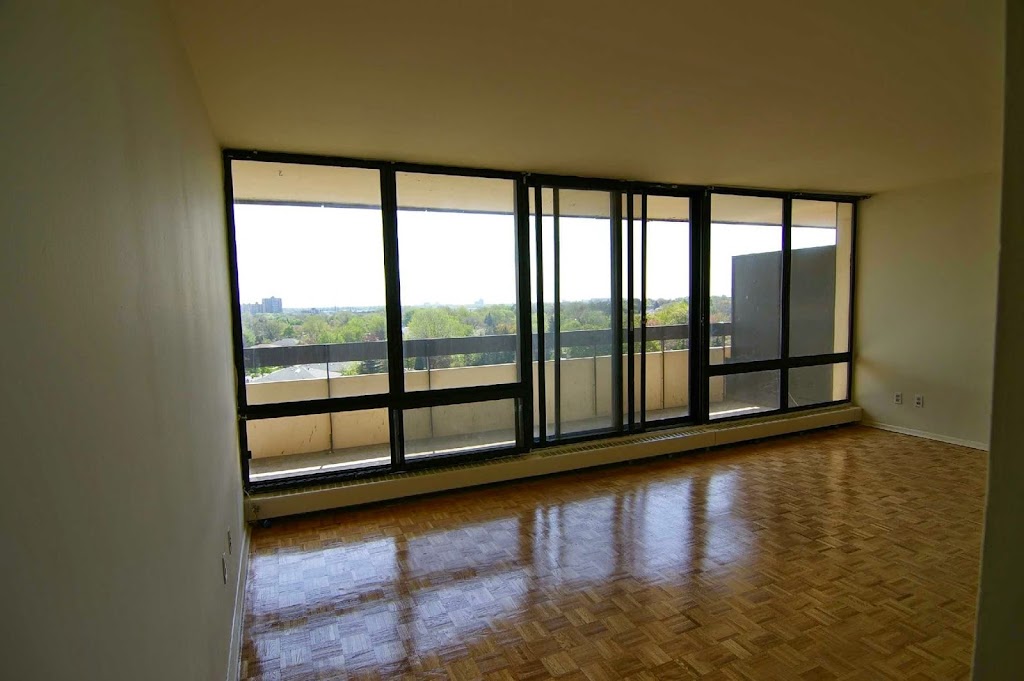 Applewood Towers Apartments | 1055 Bloor St, Mississauga, ON L4Y 2N5, Canada | Phone: (905) 279-2641
