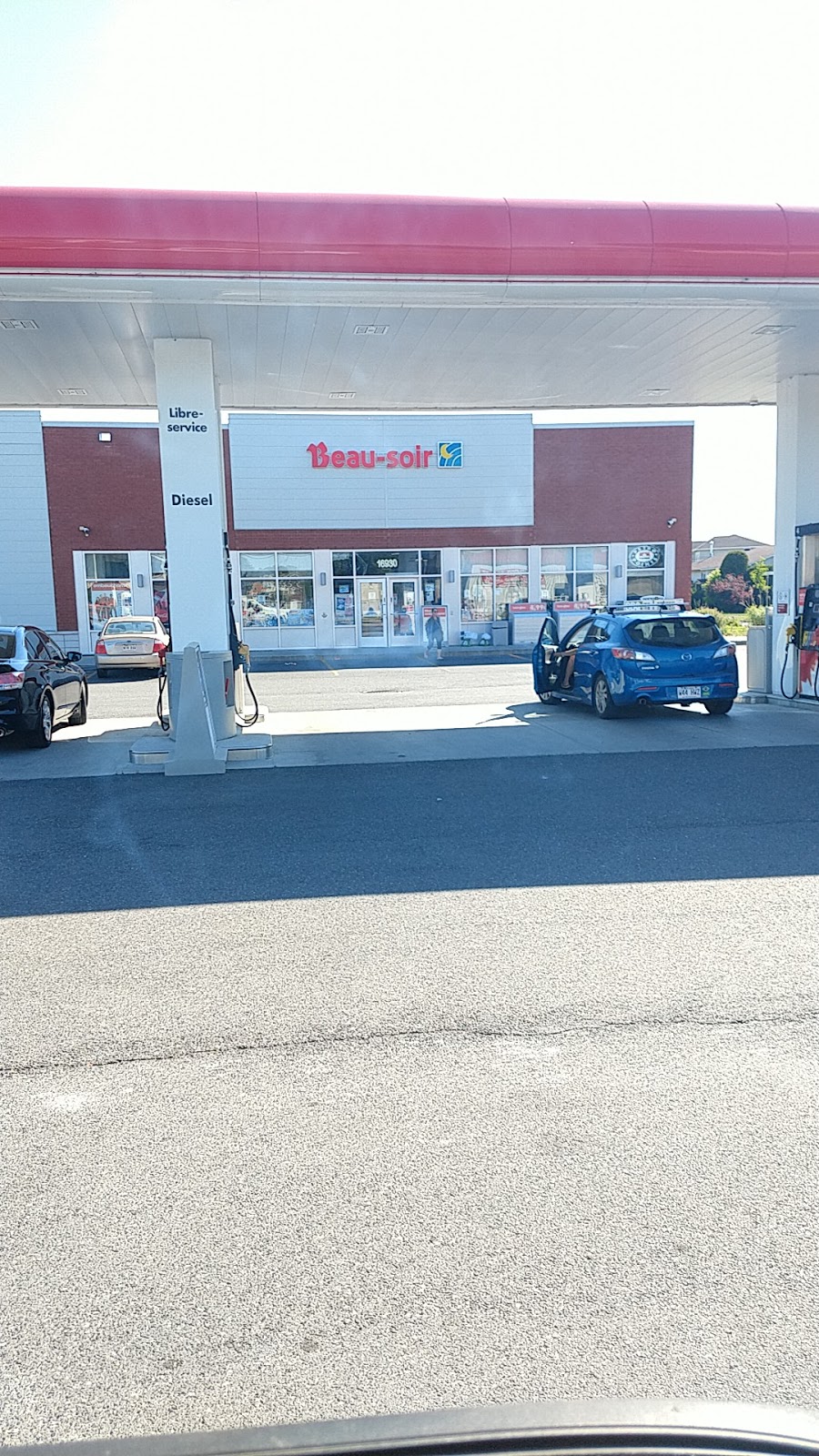 Petro-Canada et Lave-Auto | 16930 Avenue Saint-Louis, Saint-Hyacinthe, QC J2T 3G3, Canada | Phone: (450) 768-6577