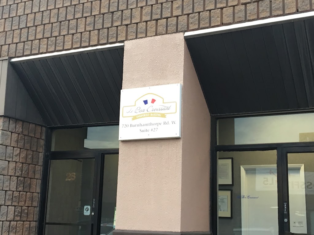 Le Bon Croissant | 720 Burnhamthorpe Rd W, Mississauga, ON L5C 3G1, Canada | Phone: (905) 270-9840
