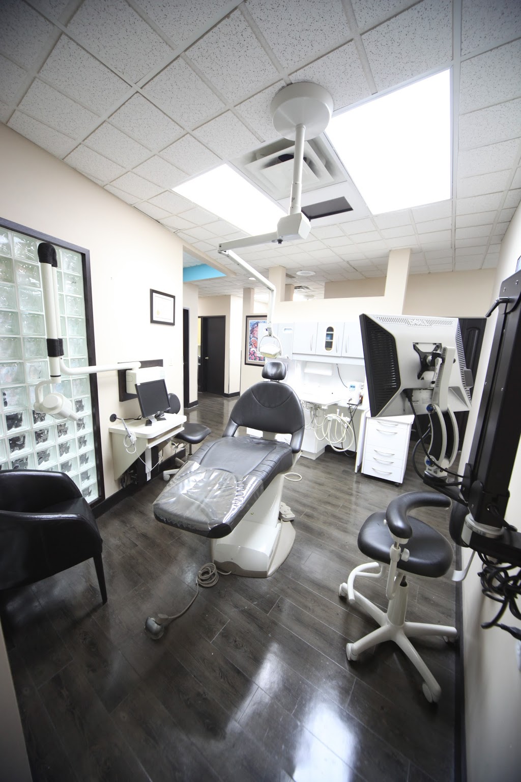 Saddleback Dental Centre | 378 Saddleback Rd NW, Edmonton, AB T6J 4R7, Canada | Phone: (780) 437-4872