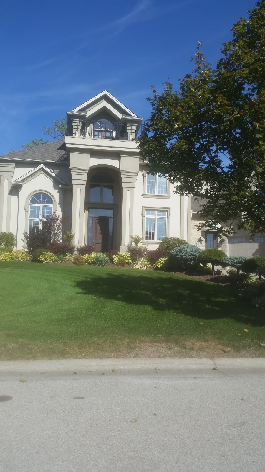 Loebsack Robert C Custom Homes | 2055 Hidden Valley Crescent, Kitchener, ON N2C 2R2, Canada | Phone: (519) 748-0334