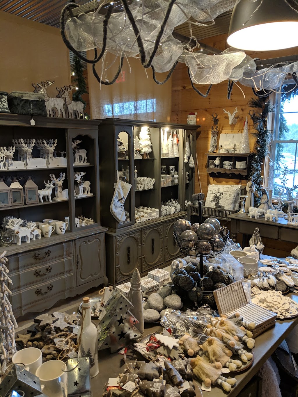 Tree Lane Farms | 13073 Twelve Mile Rd, Ilderton, ON N0M 2A0, Canada | Phone: (519) 666-0154