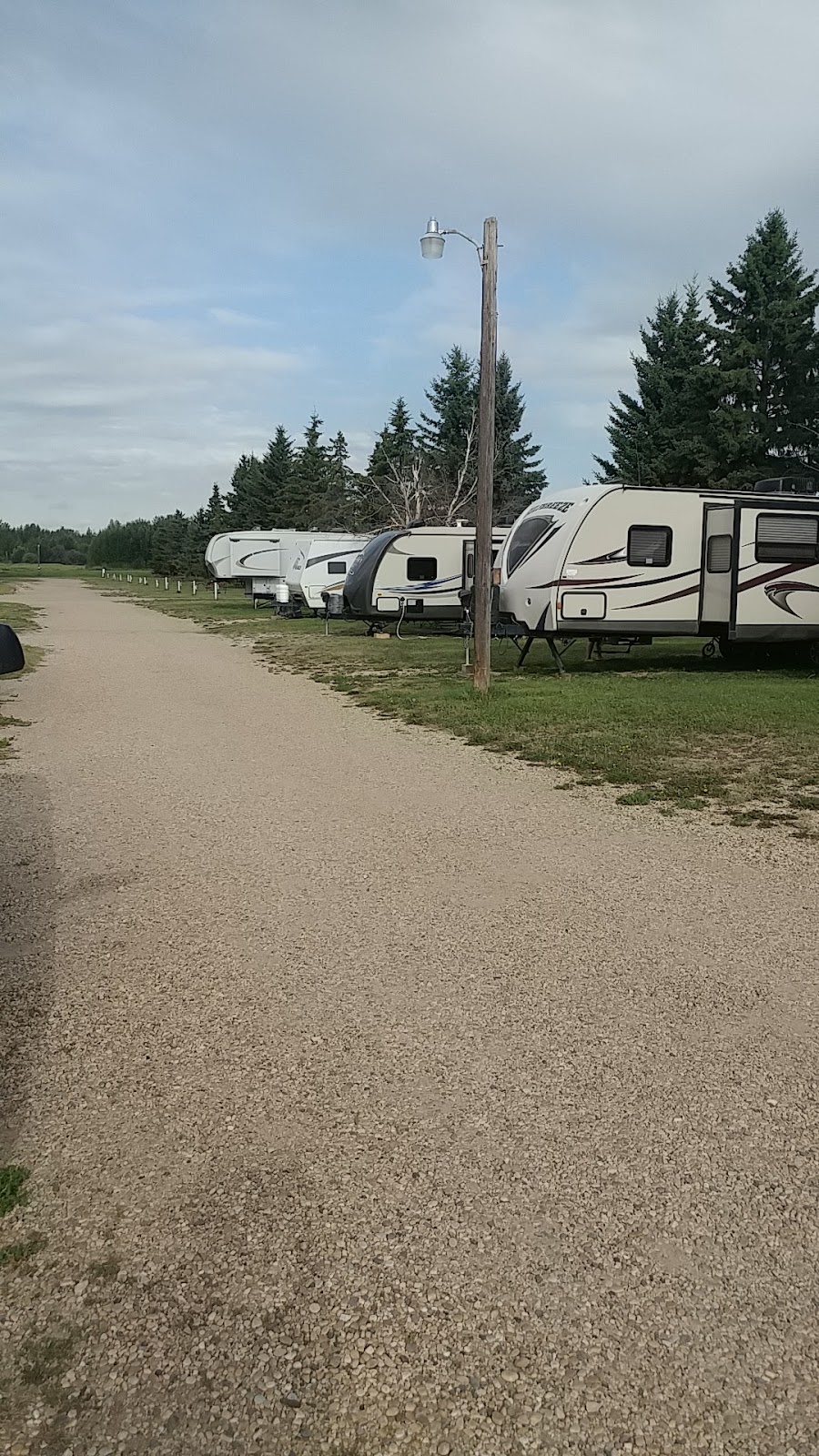 Shakers Acres RV Park & Campground | 21530 103 Ave NW, Edmonton, AB T5S 2C4, Canada | Phone: (780) 447-3564