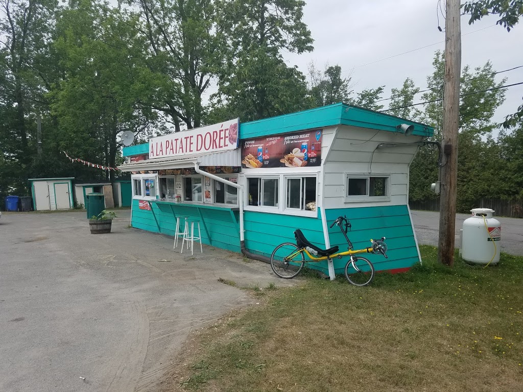 A la Patate Dorée | 1021 Route de Lotbinière, Vaudreuil-Dorion, QC J7V 8P2, Canada | Phone: (450) 455-5261