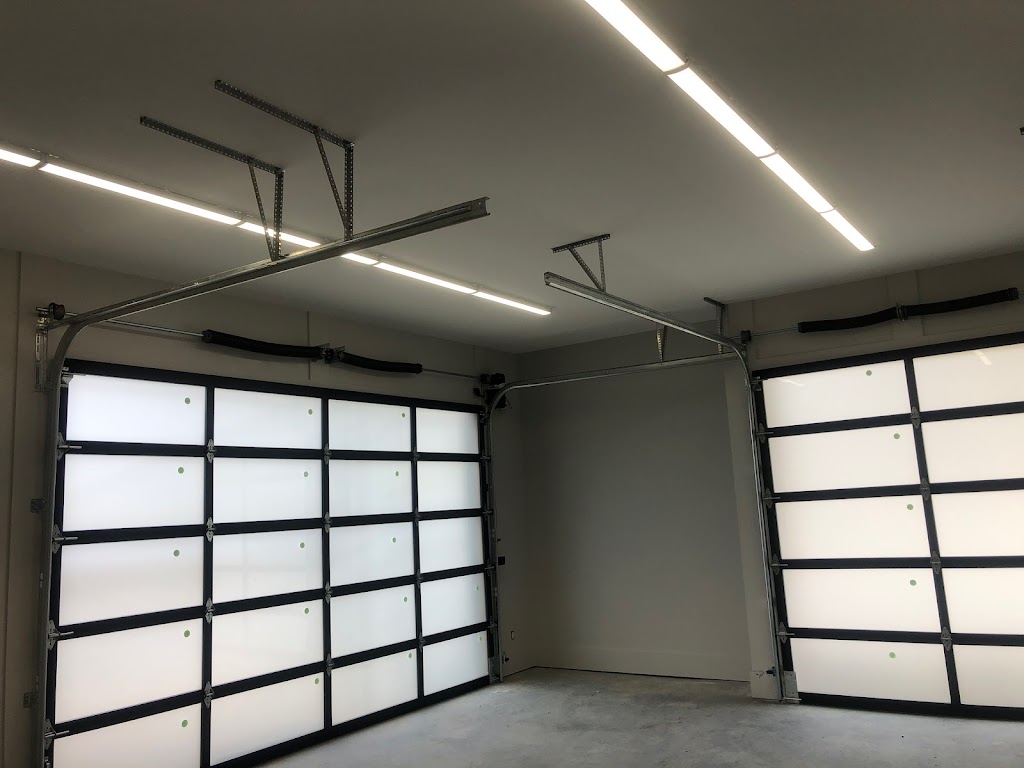 Garage Door Queen | 586 Osborne Dr SW, Airdrie, AB T4B 3T1, Canada | Phone: (587) 880-2862