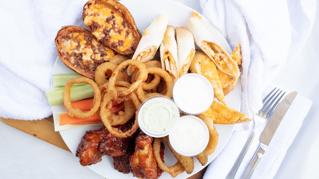 Chasers Bar & Grill | 1300 King St E, Oshawa, ON L1H 8J4, Canada | Phone: (905) 240-1988