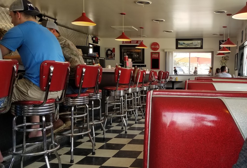 Bucks Diner | 8927 Dixie Hwy, Fair Haven, MI 48023, USA | Phone: (586) 725-1000