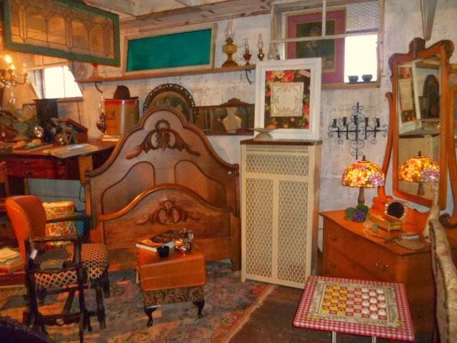 Dusty Loft Antiques and Collectables | 5619 Concession Rd 5 N, Amherstburg, ON N9V 2Y9, Canada | Phone: (519) 736-7645
