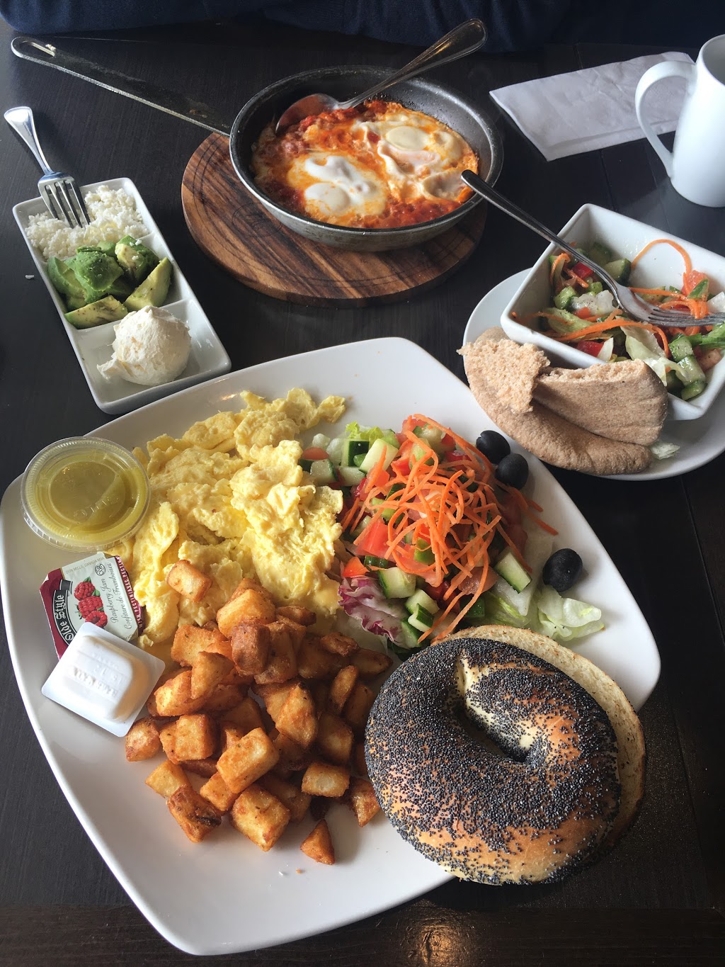 Cafe Sheli | 7700 Bathurst St, Thornhill, ON L4J 7Y3, Canada | Phone: (905) 762-0640