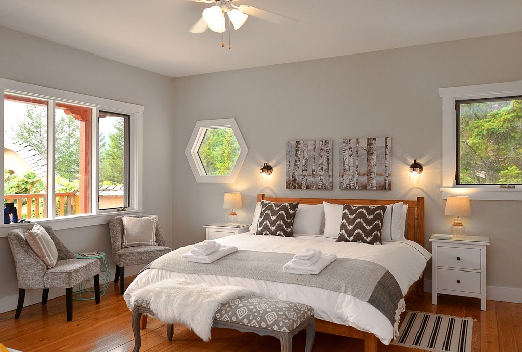 Sunshine Villa B&B | 13184 Sunshine Coast Hwy, Madeira Park, BC V0N 2H1, Canada | Phone: (604) 883-2992