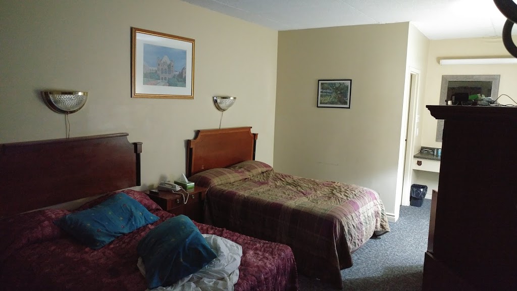 Emerald Isle | 8700 Yonge St, Richmond Hill, ON L4C 6Z1, Canada | Phone: (647) 964-9408
