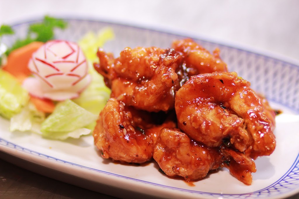 aucointhai | 77 Bd Desjardins E, Sainte-Thérèse, QC J7E 1C5, Canada | Phone: (450) 437-0271