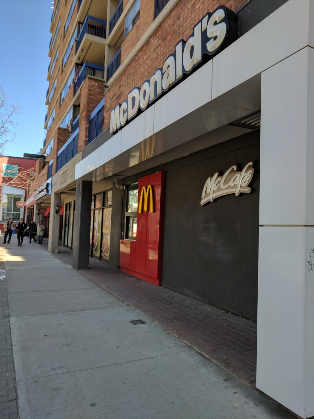 McDonalds | 109 McCaul St, Toronto, ON M5T 3K5, Canada | Phone: (416) 977-6607