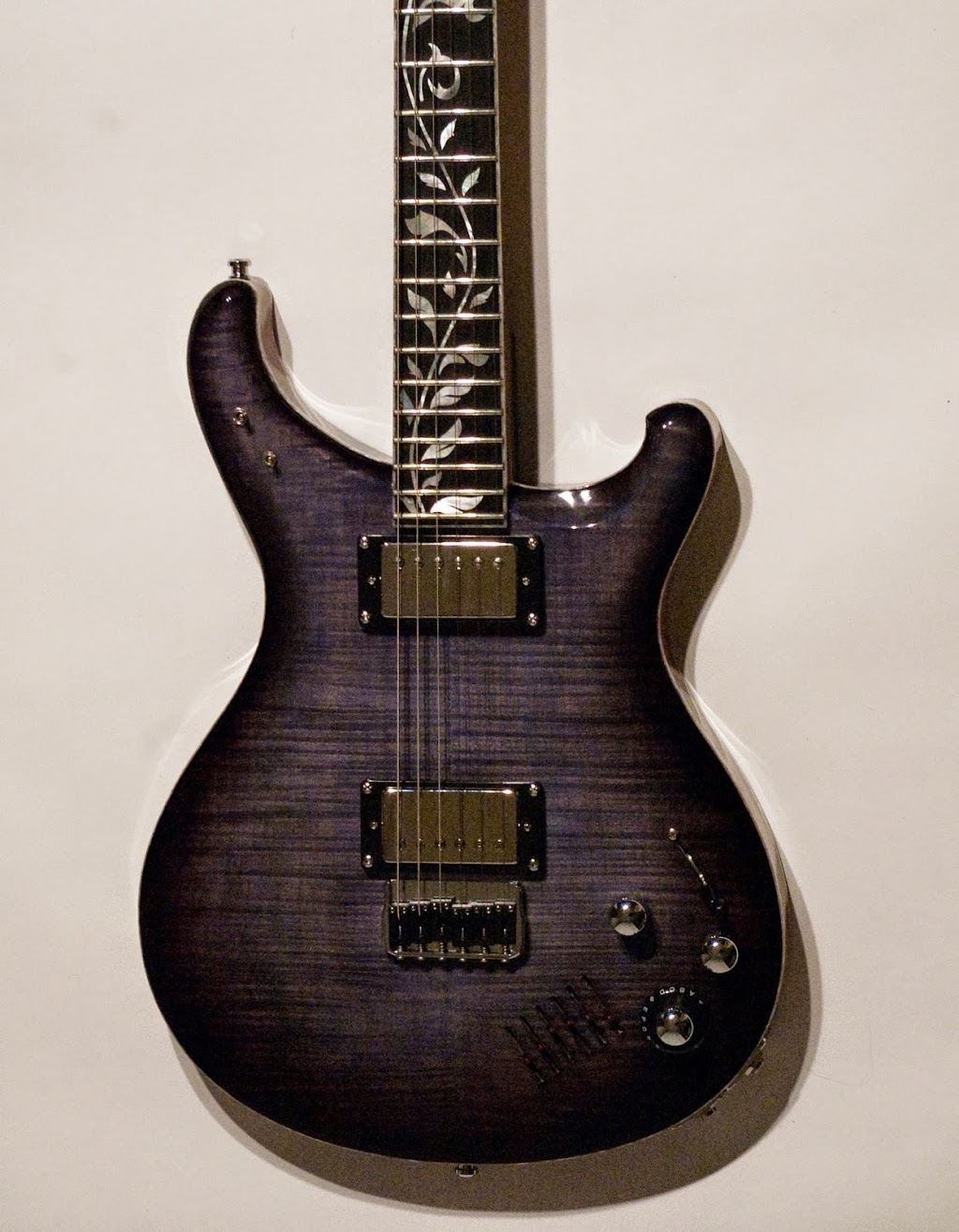 Guitars Luthier Brousseau | 2205 Rue Parthenais, Montréal, QC H2K 3T3, Canada | Phone: (438) 764-6772
