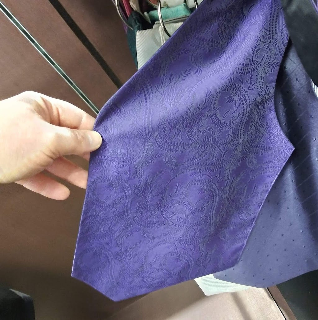 Nina’s Fashion & Tailoring | 18832 87a Ave NW, Edmonton, AB T5T 1N3, Canada | Phone: (780) 423-8924