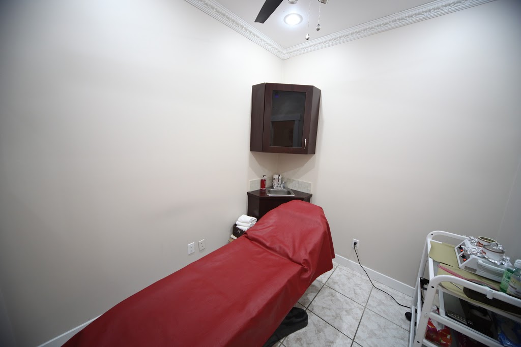 PERSONA Salon and Spa | 368 Bulyea Rd NW, Edmonton, AB T6R 2B3, Canada | Phone: (780) 758-9333