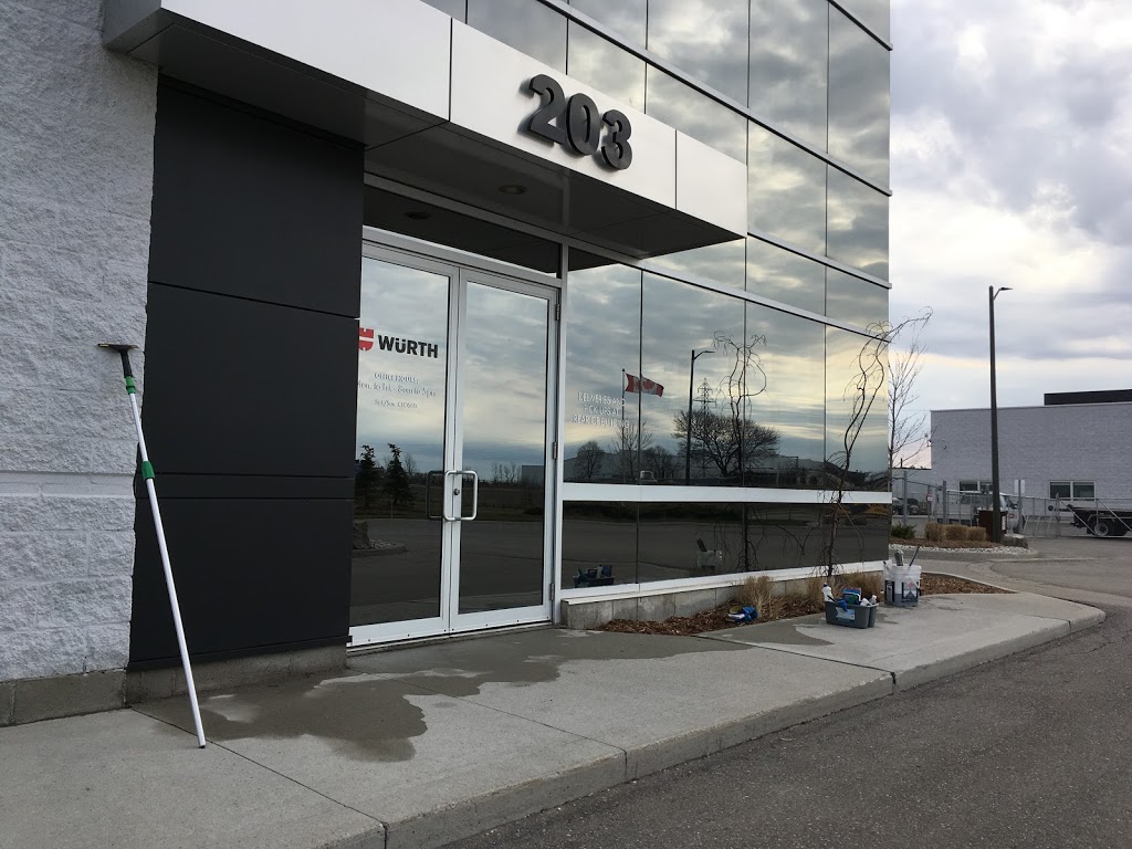 Dylan the Window Cleaner | 40 Garners Ln, Brantford, ON N3T 6P5, Canada | Phone: (905) 966-0905