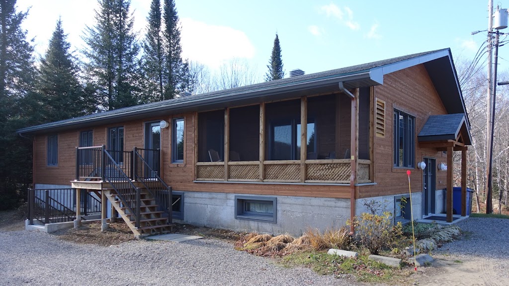 Auberge du Lac Priscault | 100 Rang Petit Beloeil, Saint-Côme, QC J0K 2B0, Canada | Phone: (514) 554-1183