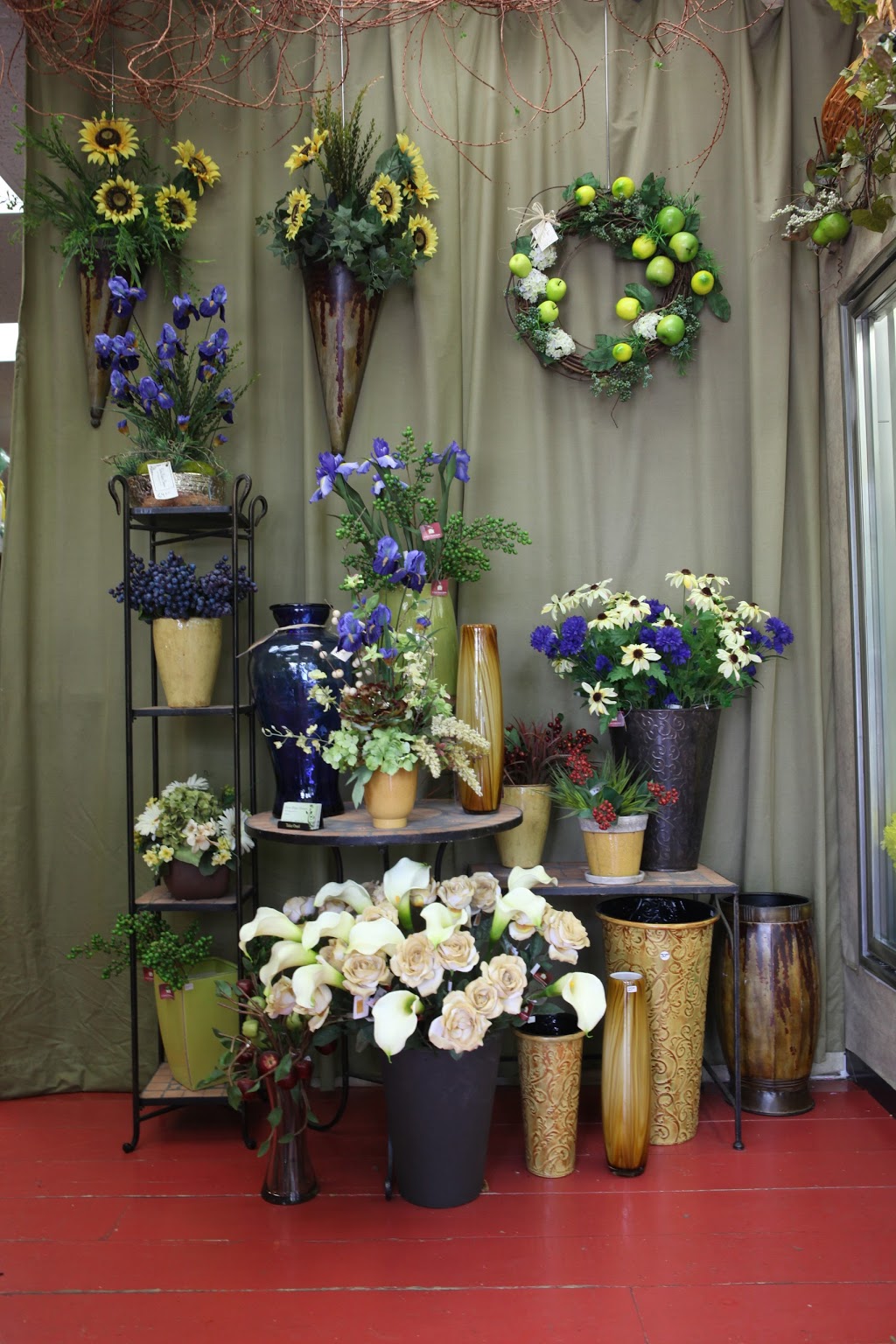 Helen Blakey Flowers | 3463 Sheppard Ave E, Scarborough, ON M1T 3K5, Canada | Phone: (416) 291-2117