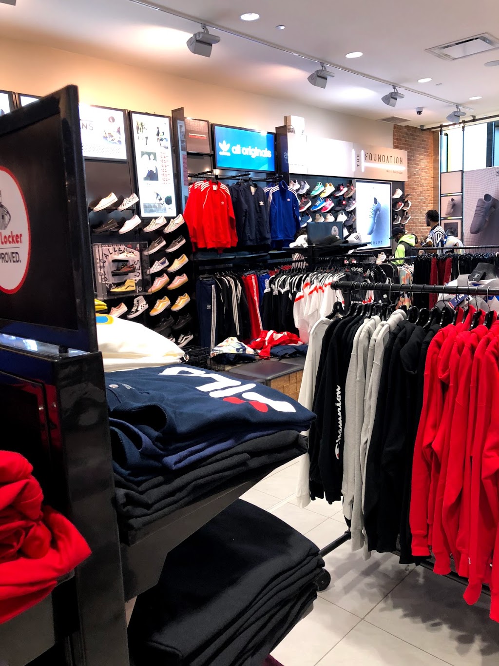 Kids Foot Locker | 3401 Dufferin St #53, North York, ON M6A 2T9, Canada | Phone: (416) 785-6639