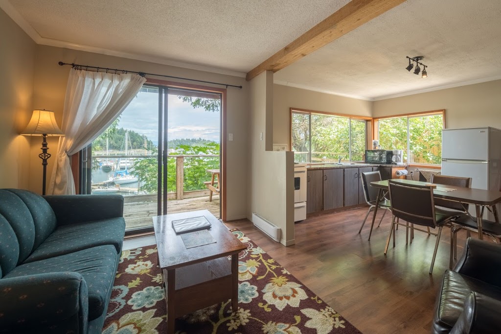 Pages Resort & Marina | 3350 Coast Rd, Gabriola, BC V0R 1X7, Canada | Phone: (250) 247-8931