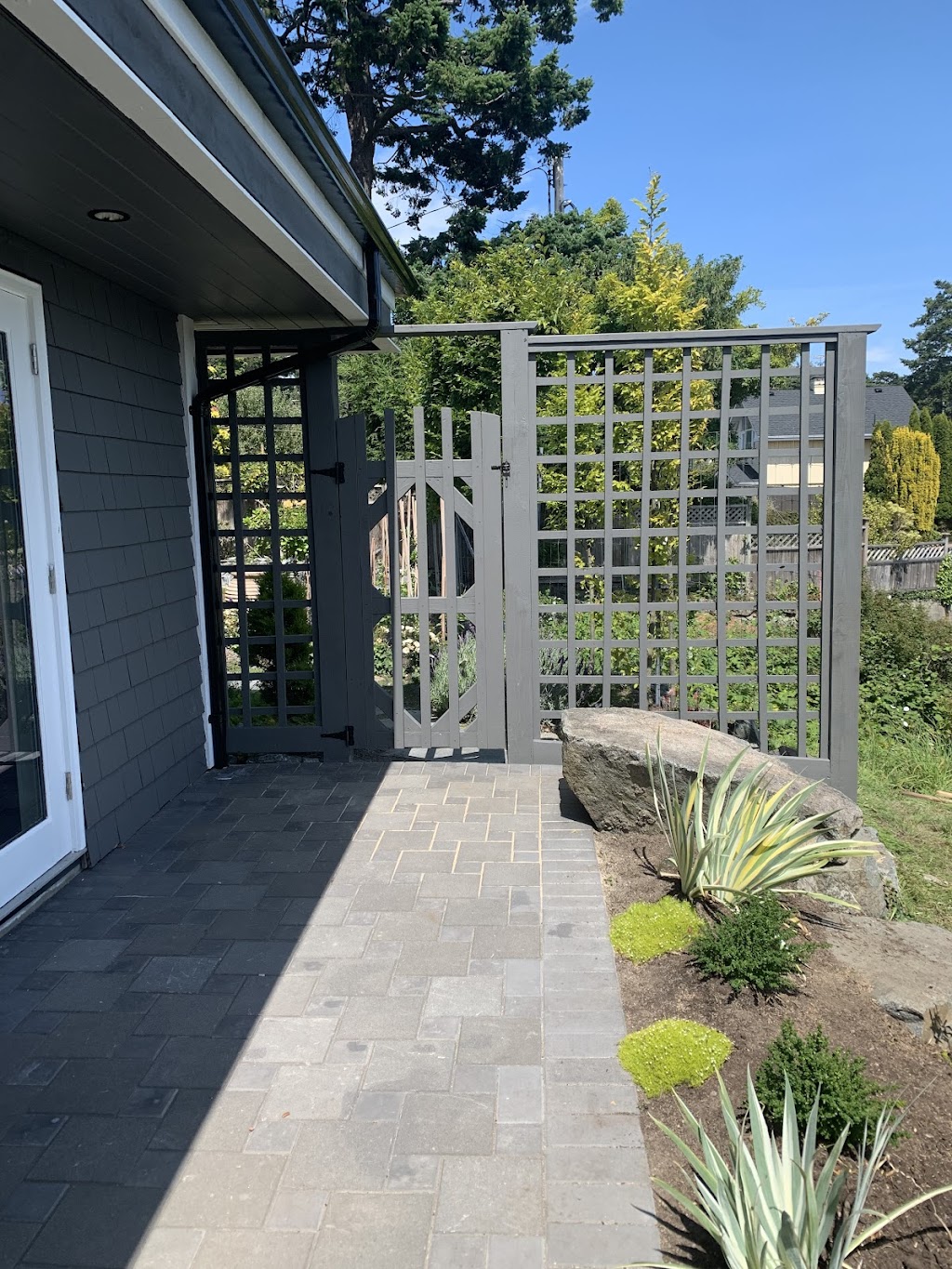 RGH Construction. Decks, Gates & Deer Fences | 6790 Bell McKinnon Rd, Duncan, BC V9L 6B7, Canada | Phone: (250) 710-7810
