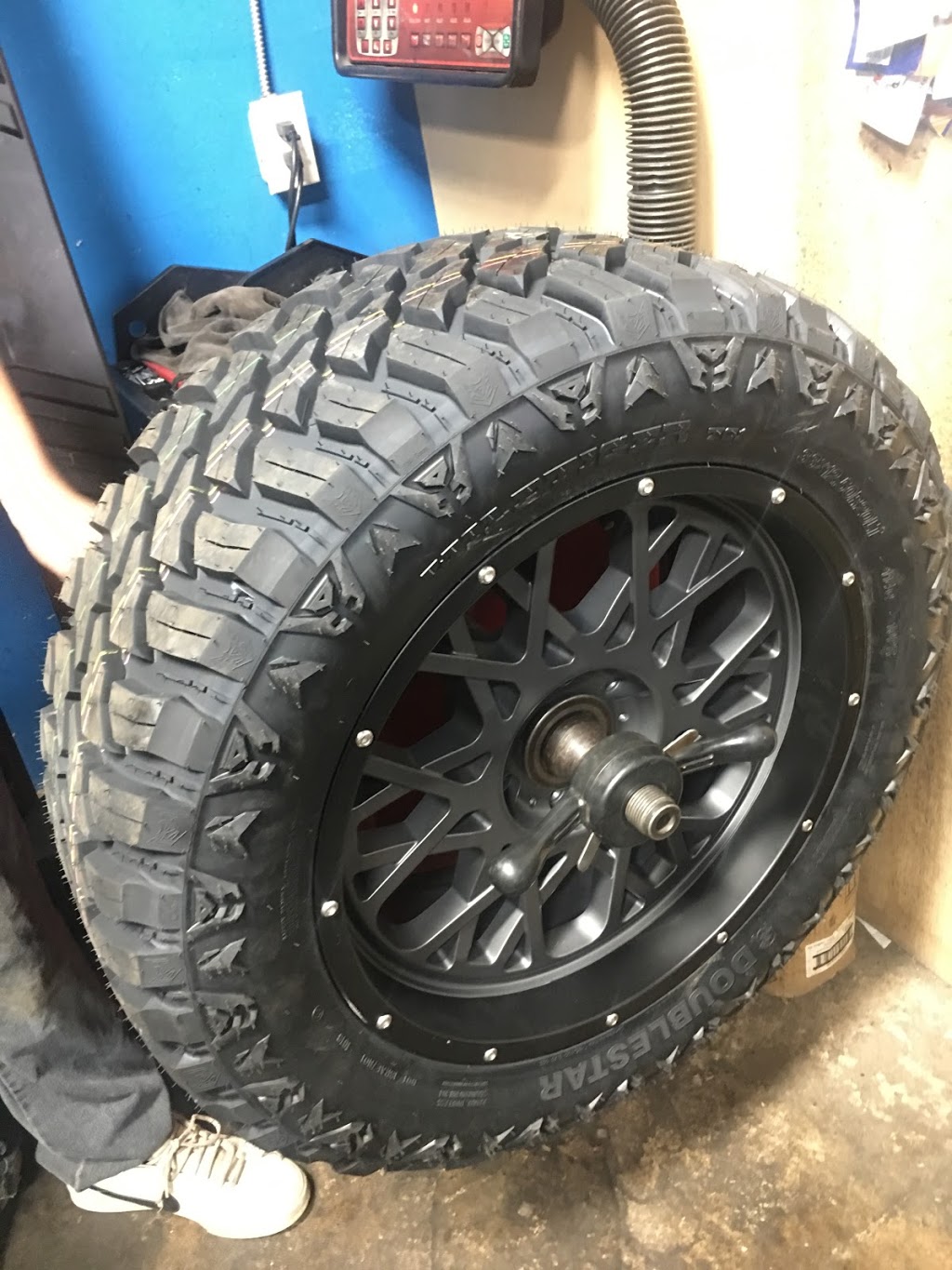 DoubleStar Tire | 2395 Cawthra Rd, Mississauga, ON L5A 2W8, Canada | Phone: (905) 276-4395