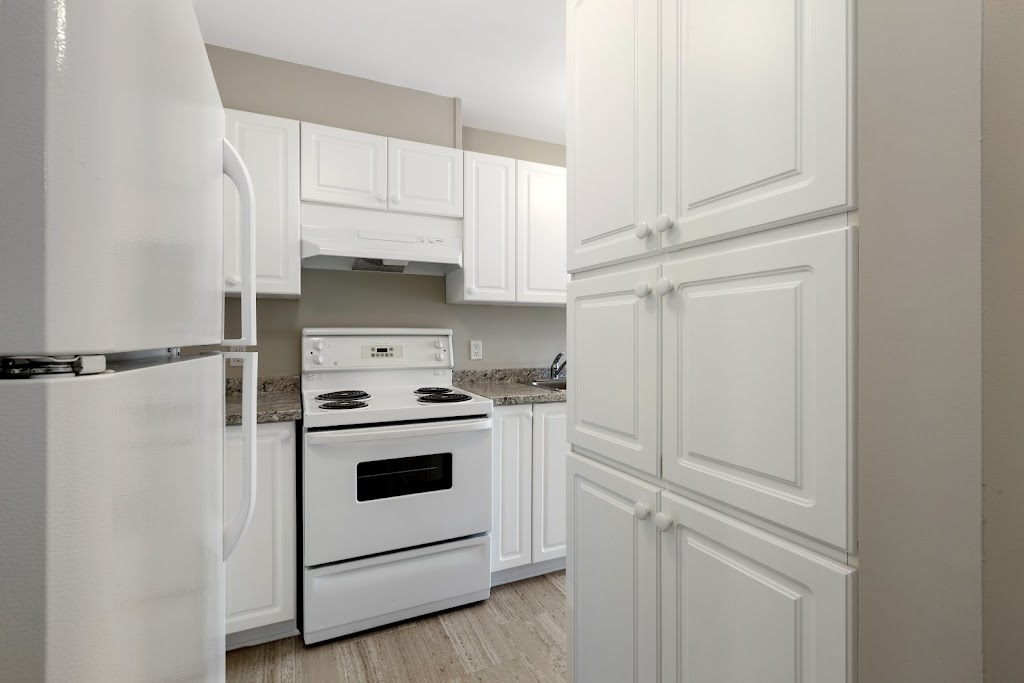 Jubilee Townhomes | 2 Hathaway Dr, Nepean, ON K2G 6S7, Canada | Phone: (613) 699-2077