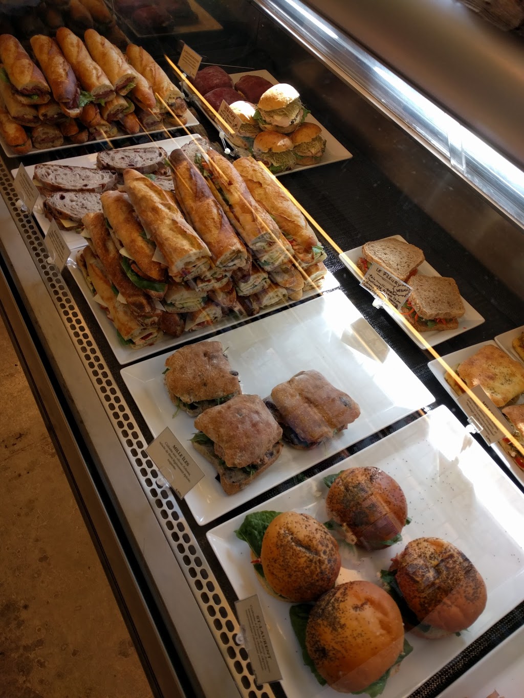 Marché Station 54 | 760 Boulevard Rosemont, Montréal, QC H2S 0A7, Canada | Phone: (514) 508-8830