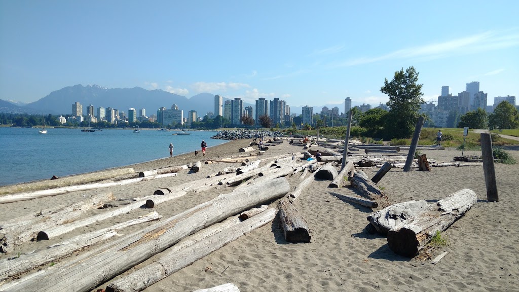 Hadden Park Dog Beach | 1000 Chestnut St, Vancouver, BC V6J 3J9, Canada