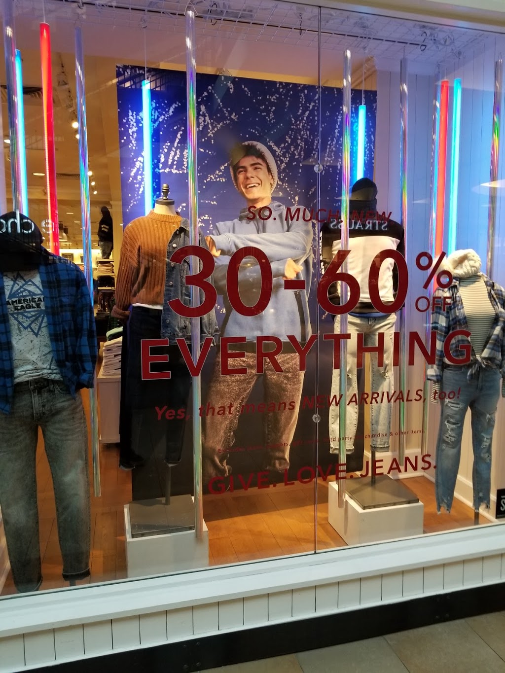 American Eagle Outfitters | 1800 Sheppard Ave E Space 1015, North York, ON M2J 5A7, Canada | Phone: (416) 492-3970
