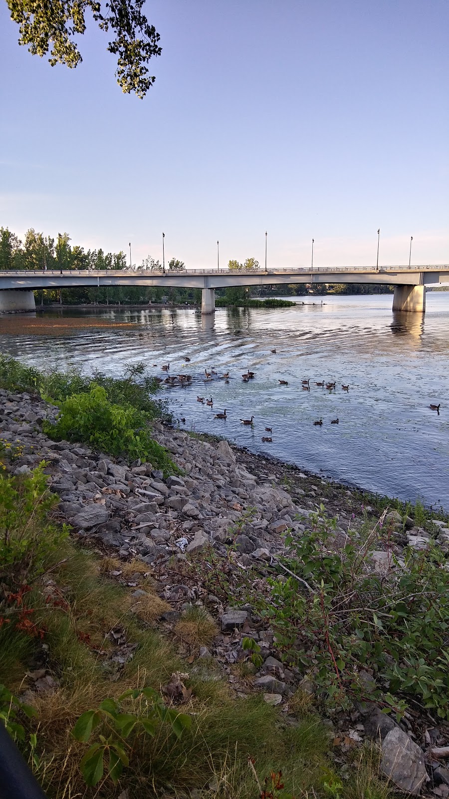 Promenade Paul-Sauvé | 1 Rue de Bellefeuille, Saint-Eustache, QC J7R, Canada | Phone: (450) 974-5000