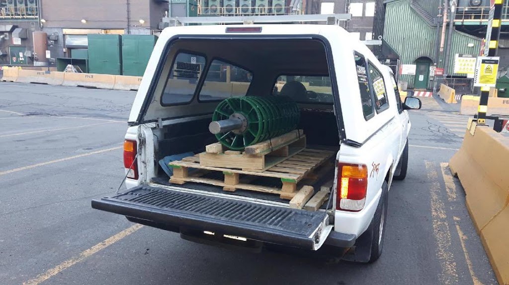 LExpress Transport Messagerie | 3735 QC-132, Sorel-Tracy, QC J3R 1P5, Canada | Phone: (450) 881-0306