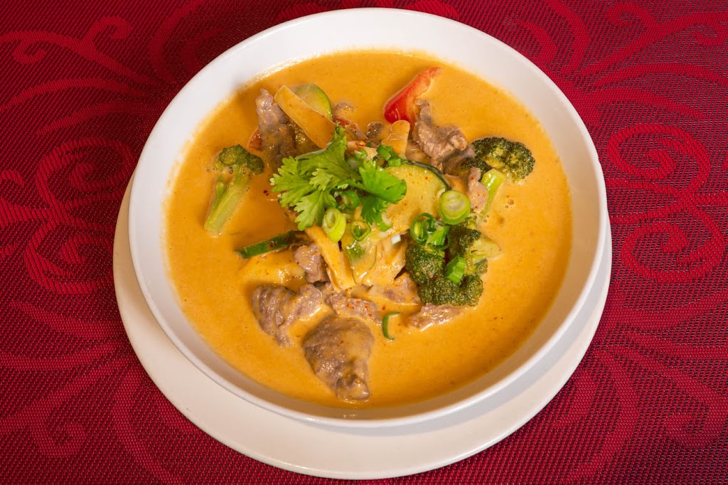 Sweet Basil Restaurant | 1585 Bank St, Ottawa, ON K1H 7Z3, Canada | Phone: (613) 731-8424