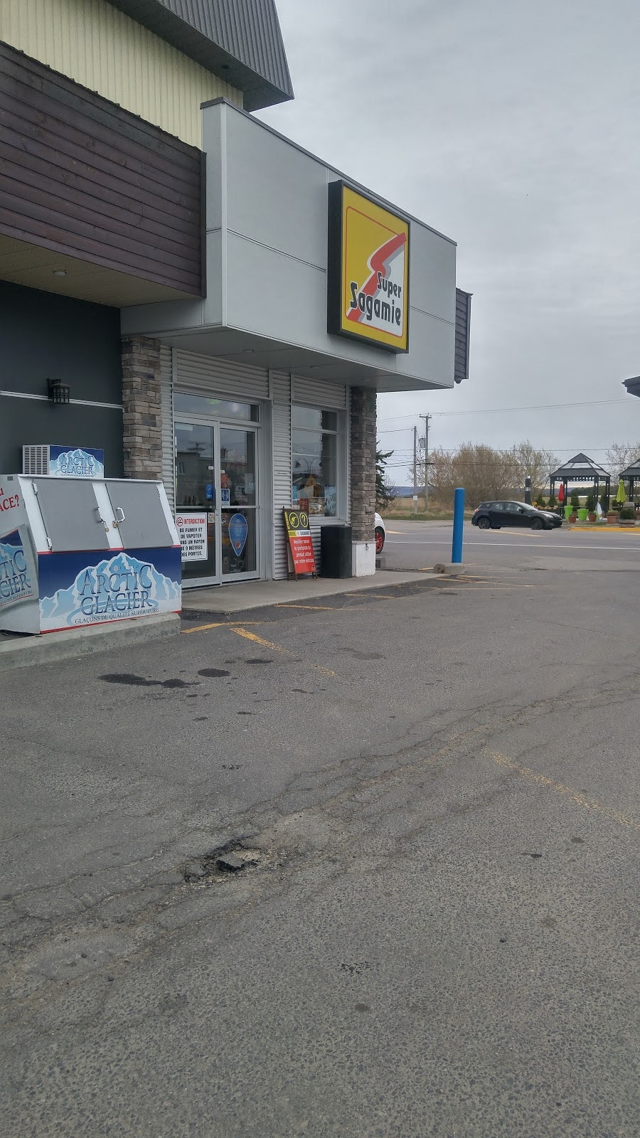 Super Sagamie | 135 Rue Melançon, Saint-Bruno, QC G0W 2L0, Canada | Phone: (418) 343-3612