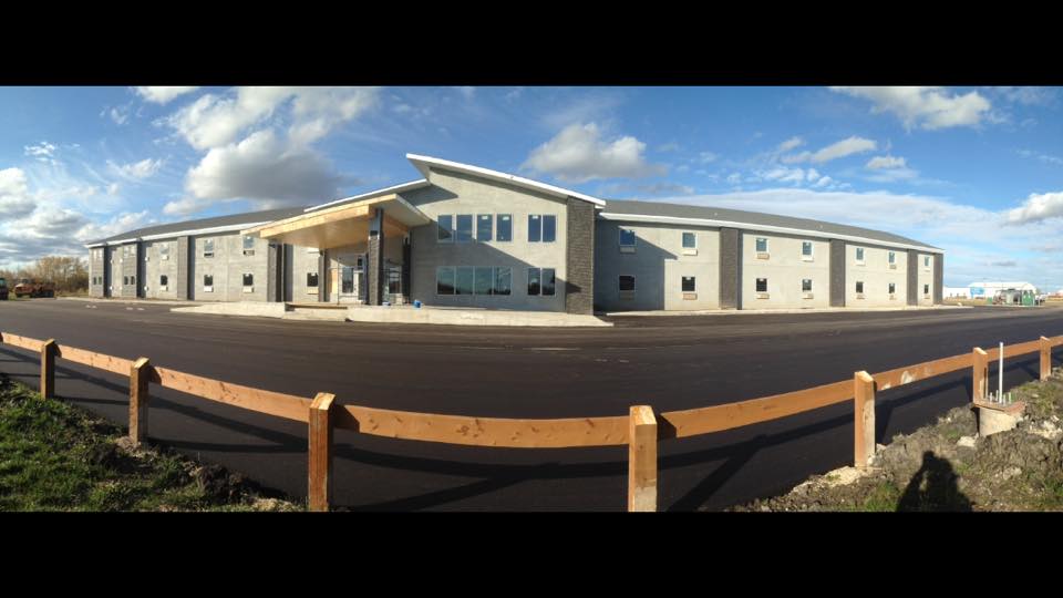 Roadhouse 52 Inn & Suites | 375 N Front Dr B, Steinbach, MB R5G 0X7, Canada | Phone: (204) 326-5885
