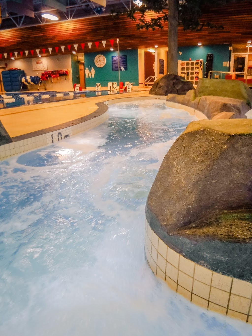 Sechelt Aquatic Centre | 5500 Shorncliffe Ave, Sechelt, BC V0N 3A0, Canada | Phone: (604) 885-6865