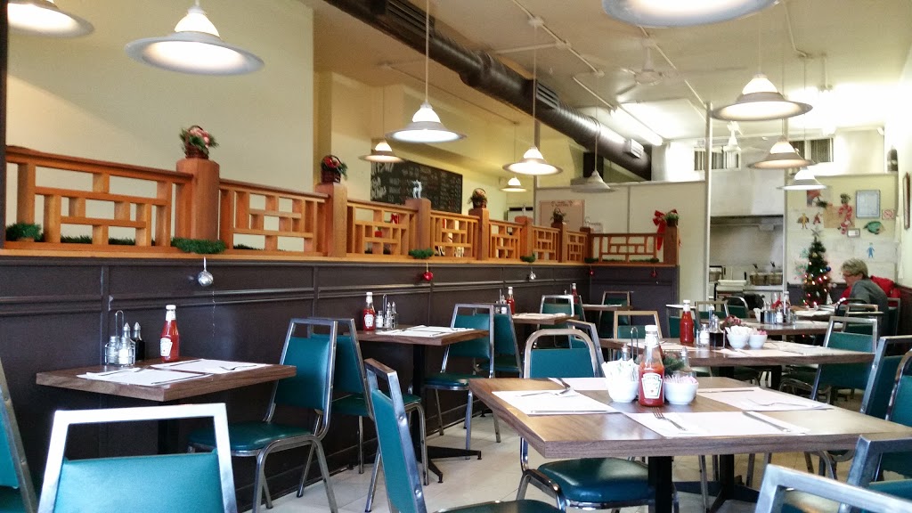 Clarkson Fish & Chips | 1848 Lakeshore Rd W, Mississauga, ON L5J 1J7, Canada | Phone: (905) 823-4151