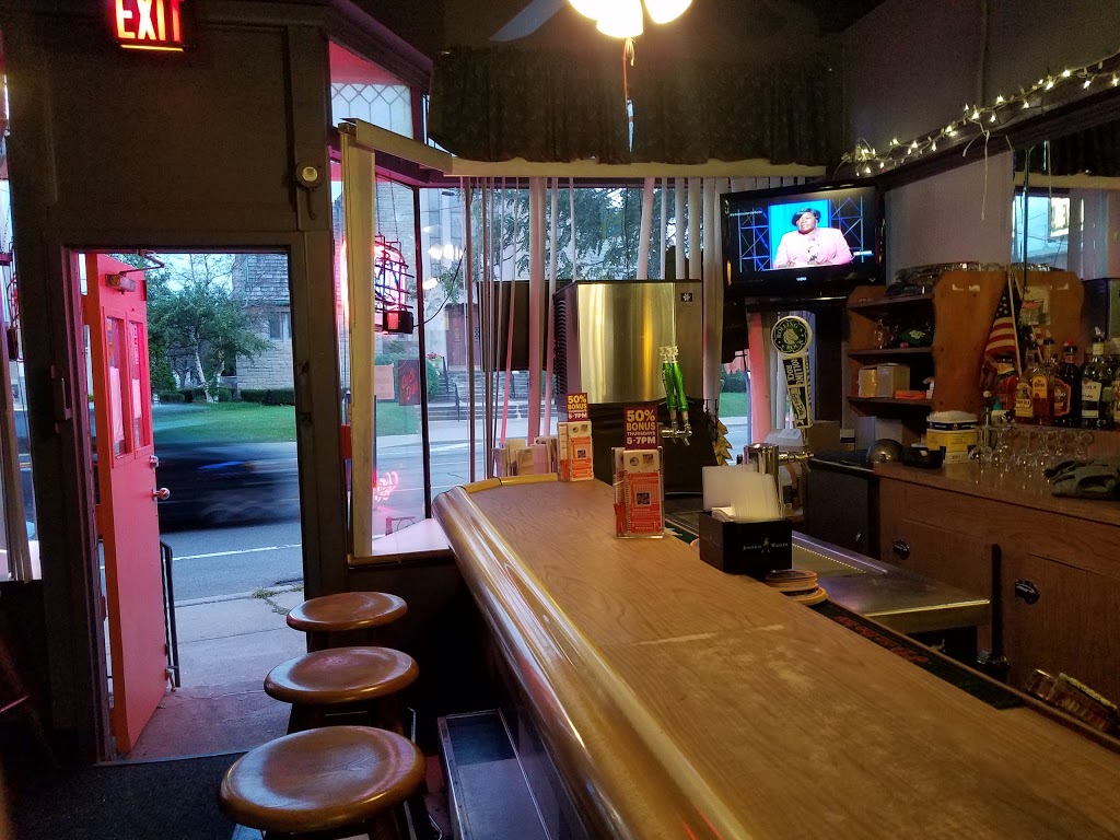 Edge of Town Restaurant-Lounge | 2310 Genesee St, Buffalo, NY 14225, USA | Phone: (716) 893-4476