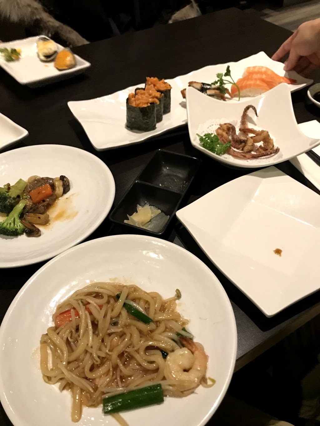 Shitake Sushi+Thai | 4401 Highway 7 West, Woodbridge, ON L4L 9A9, Canada | Phone: (905) 851-4401